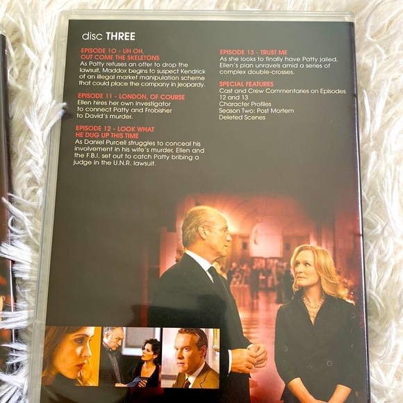 DAMAGES SEASON 2 DVD 3 DISC SET Glenn Close Rose Byrne William Hurt GUC - Picture 6 of 9